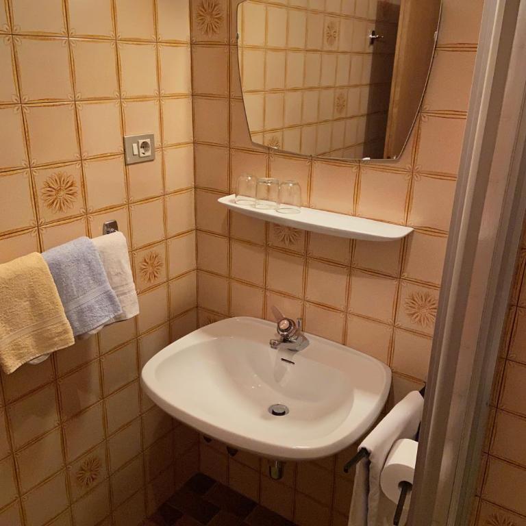 Gasthof Albergo Ressmair - Camera Matrimoniale con Bagno Privato - 4