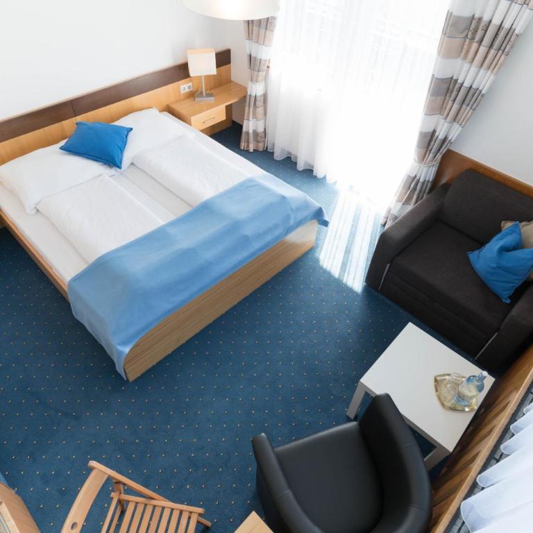 Sonnenhügel - Doppelzimmer mit Balkon (2 Erwachsene + 1 Kind) - 2
