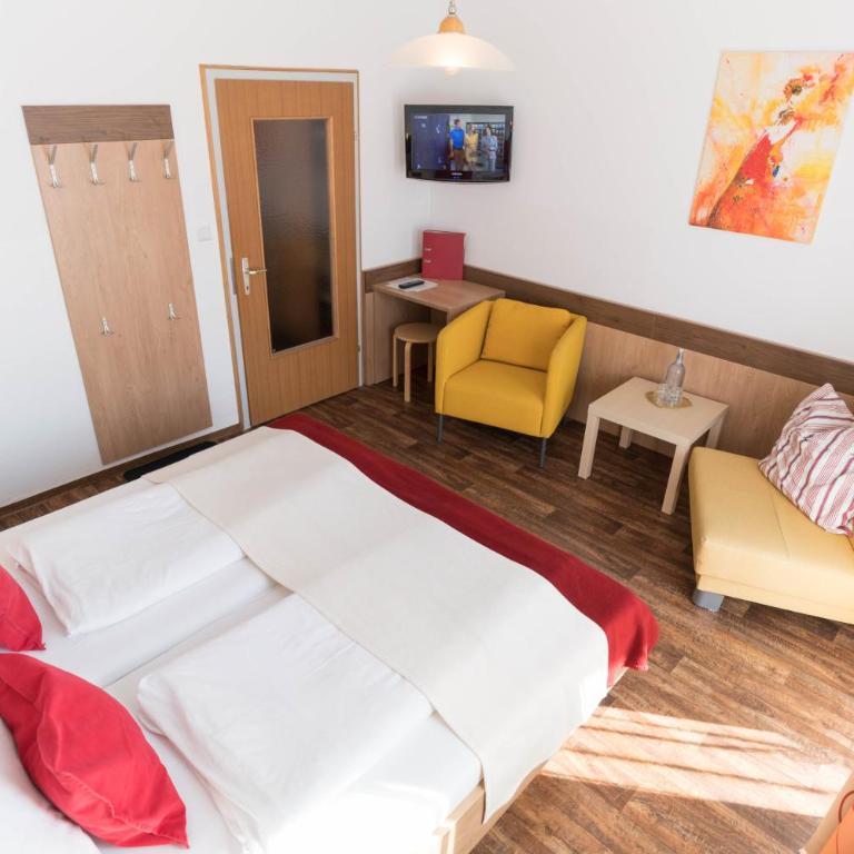 Sonnenhügel - Doppelzimmer mit Balkon (2 Erwachsene + 1 Kind) - 1