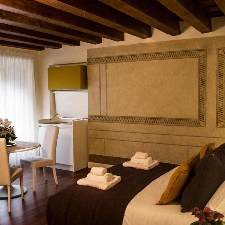 Cavour44 - Palazzo Canossa - Camera Matrimoniale Deluxe - 5