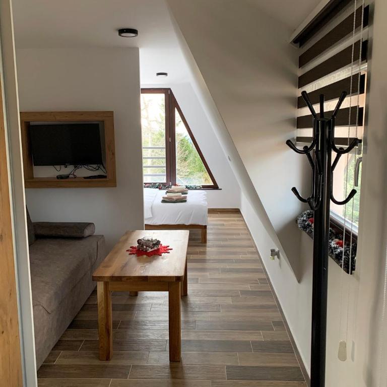 Vila Gorica Jahorina - Deluxe Double Room with Extra Bed - 7