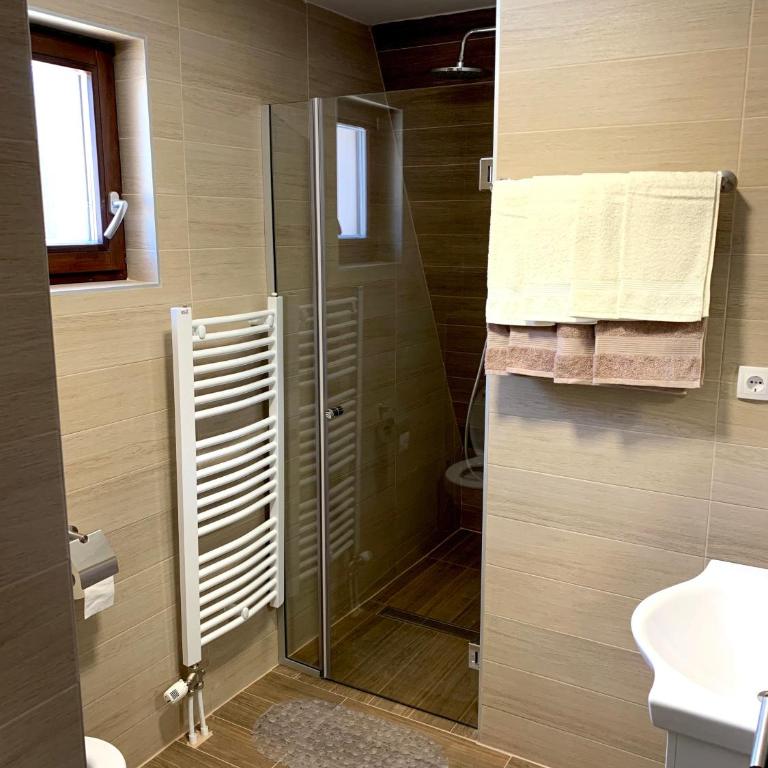 Vila Gorica Jahorina - Deluxe Double Room with Extra Bed - 5