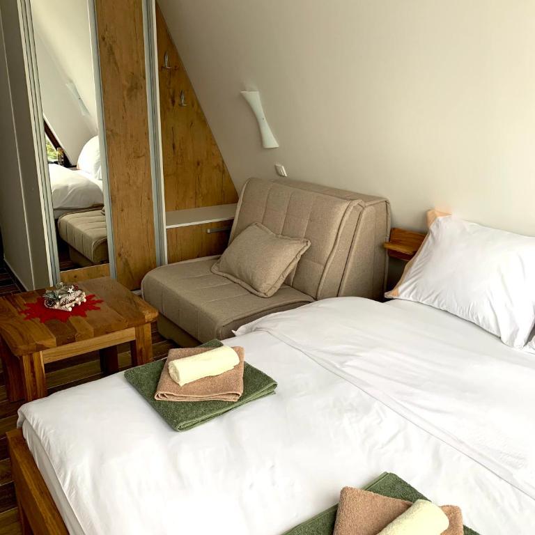 Vila Gorica Jahorina - Deluxe Double Room with Extra Bed - 4