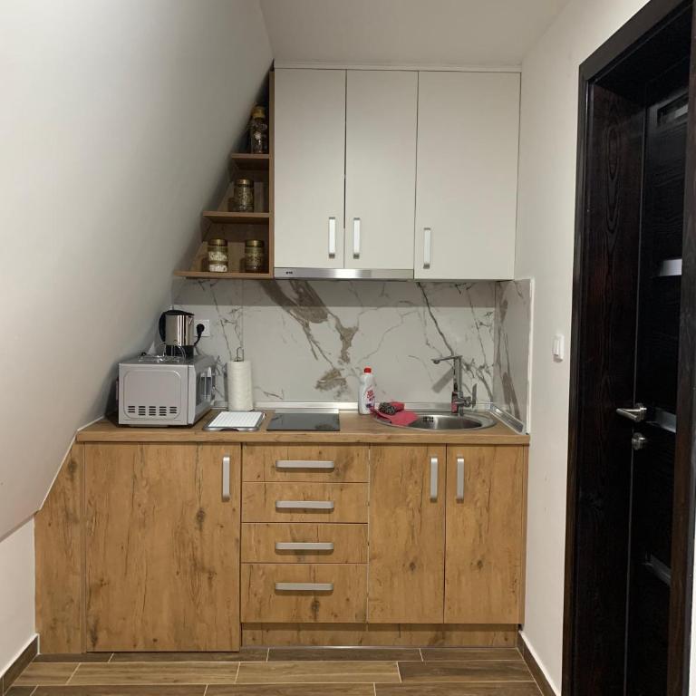 Vila Gorica Jahorina - Deluxe Double Room with Extra Bed - 4