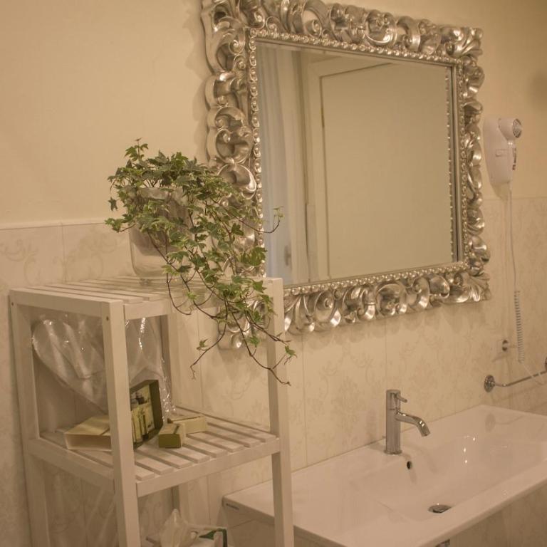 Cavour44 - Palazzo Canossa - Camera Matrimoniale Deluxe - 9