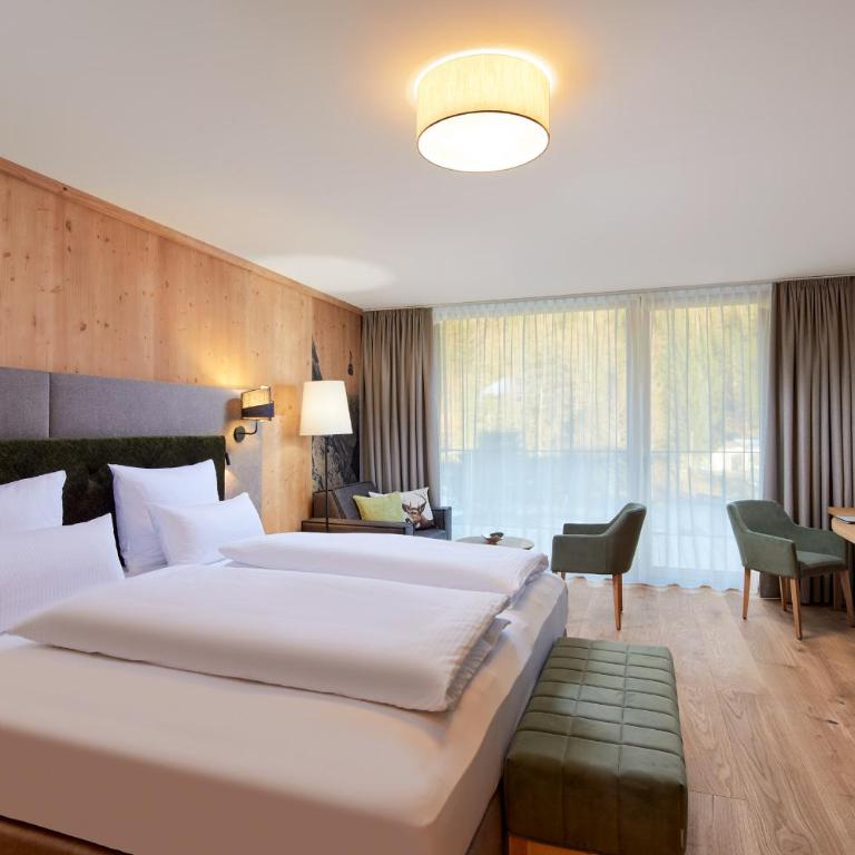 Zugspitz Resort - Deluxe Doppelzimmer mit Balkon - 1
