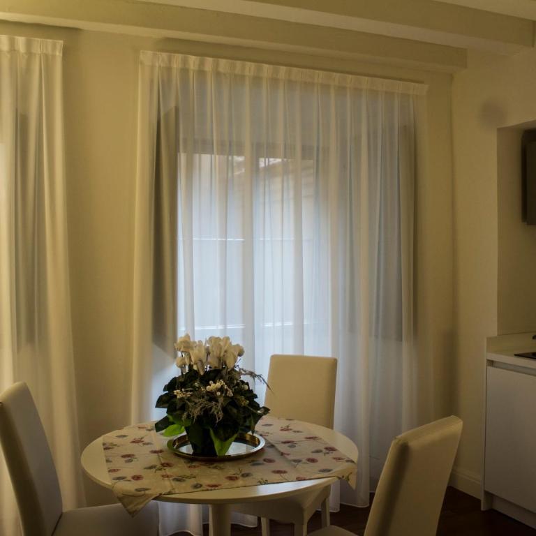 Cavour44 - Palazzo Canossa - Camera Matrimoniale Superior - 9
