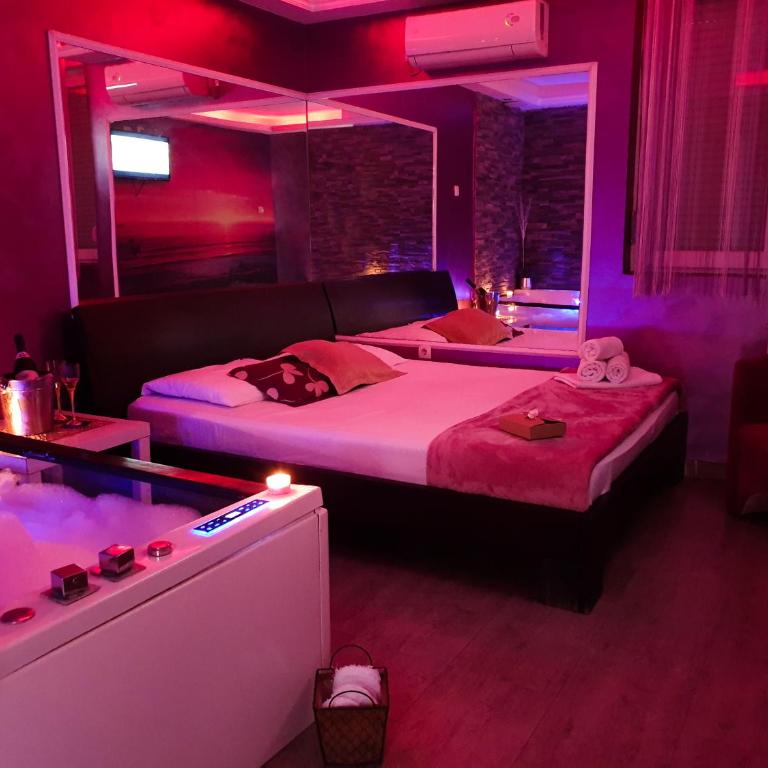 Spa Secret - Dvokrevetna Soba sa Bračnim Krevetom i Spa Kadom - 6