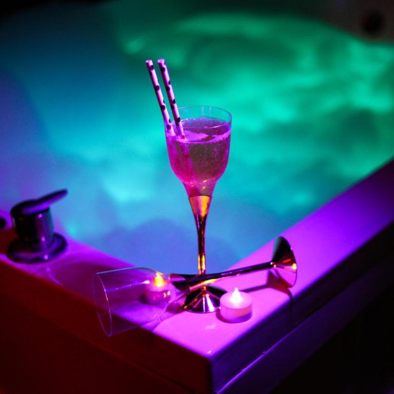 Spa Secret - Dvokrevetna Soba sa Bračnim Krevetom i Spa Kadom - 5