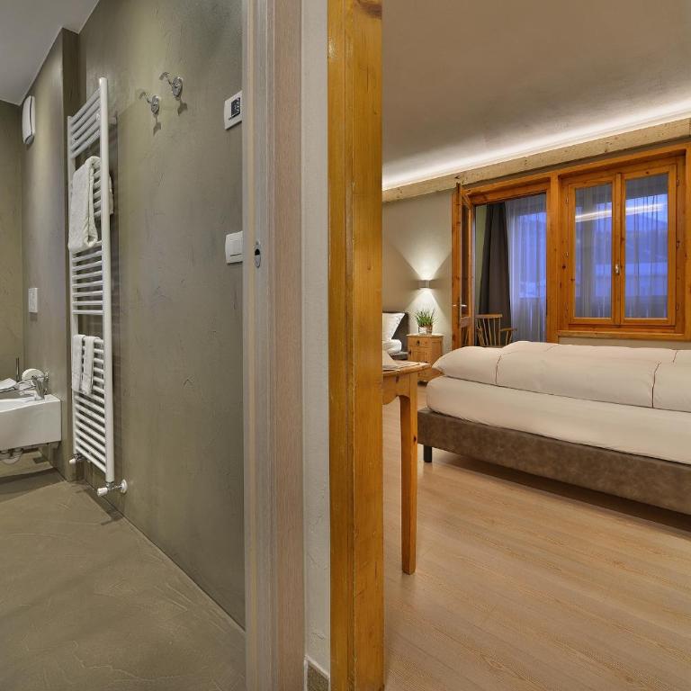 Hotel Bernina - Family Room with Veranda - 4