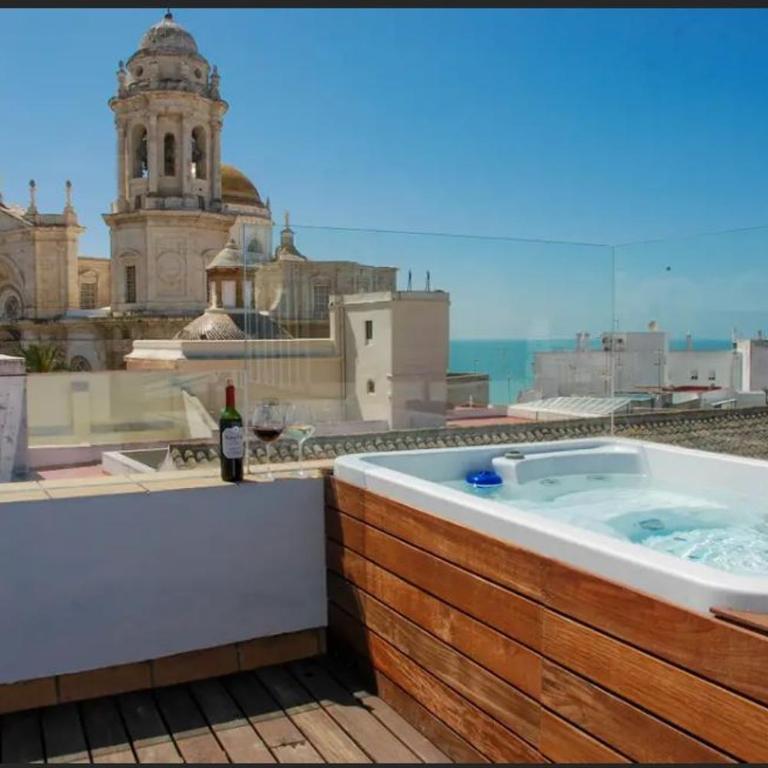 ***** ATTIC WITH IMPRESSIVE VIEWS AND JACUZZI - Apartamento de 2 dormitorios - 1