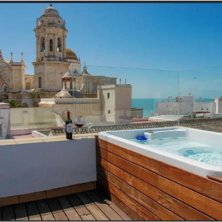 ***** ATTIC WITH IMPRESSIVE VIEWS AND JACUZZI - Apartamento de 2 dormitorios - 3