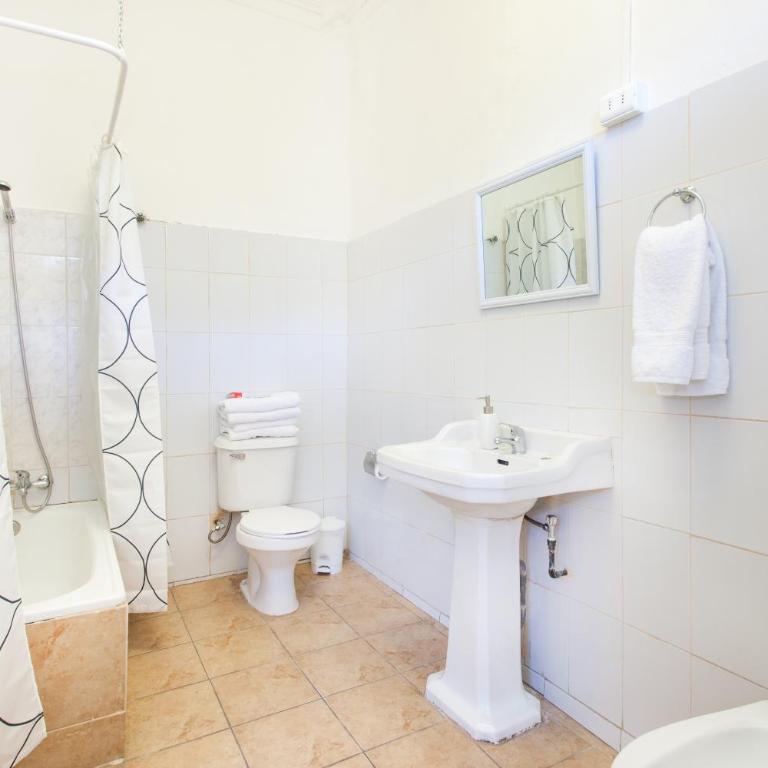 Italia Suite - Habitación Doble Estándar con baño privado - 1 o 2 camas - 8
