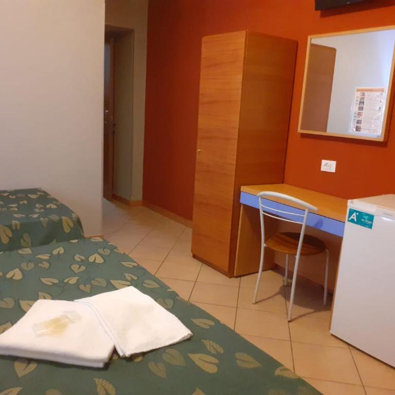 A&C Much More II - Triple Room with Bathroom - 30