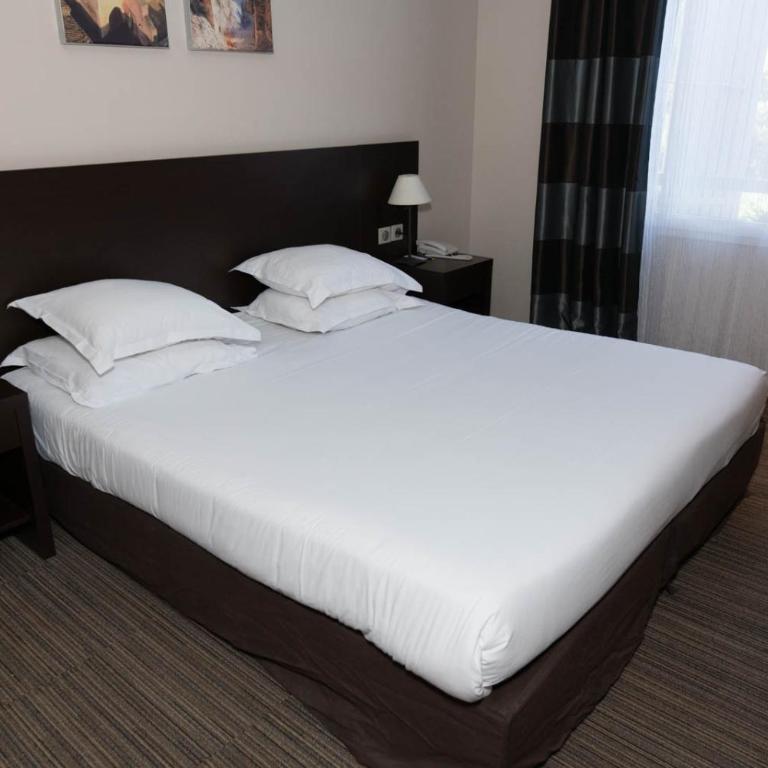 SOWELL HOTELS Domaine de la Petite Isle - Chambre Double Classique - 8