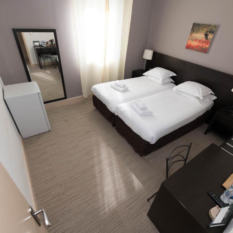 SOWELL HOTELS Domaine de la Petite Isle - Chambre Familiale (4 Adultes) - 10
