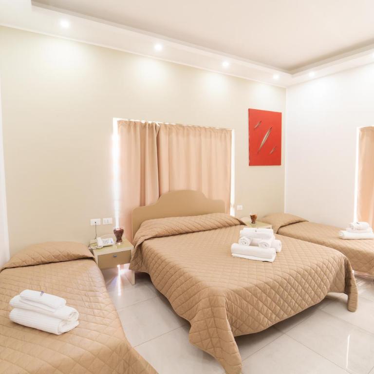 Royal House Napoli Centro, by ClaPa Group - Superior King Room - 8