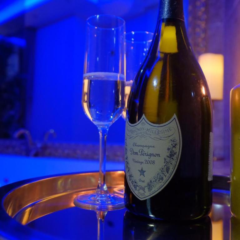 Central Business Apartments Jacuzzi - Superior Apartman - 20