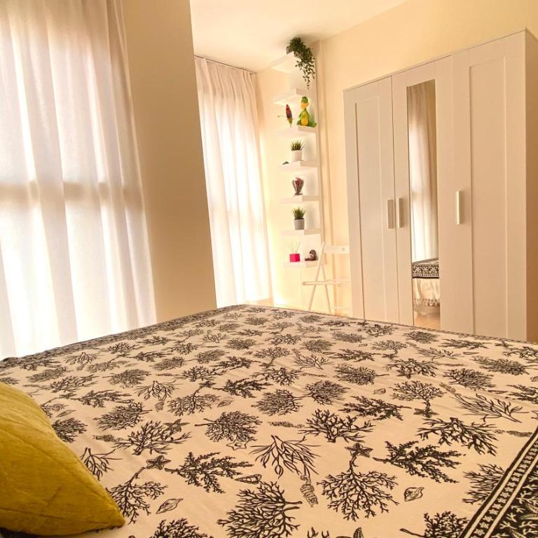 Red Surf Home - Apartment with Terrace - 17