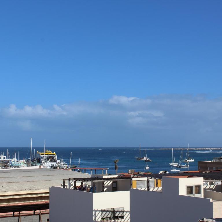 Red Surf Home - Apartment with Terrace - 27