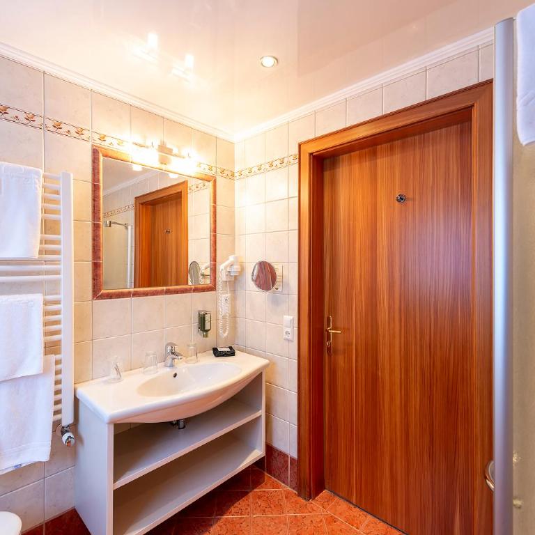 Hotel Gran Fanes - Standard Quadruple Room - 2