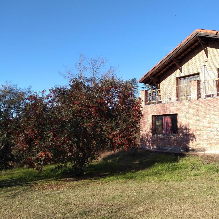 Casa completa con piscina y quincho en Ascochinga, 4 habitaciones, zona golf - Casa de 3 dormitorios - 20