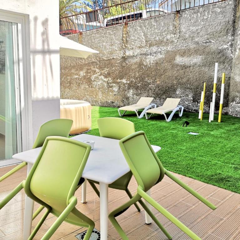 The Blue Corner Apartments - Trabaja y desconecta: Apartamento con bañera de hidromasaje y jardín - 9
