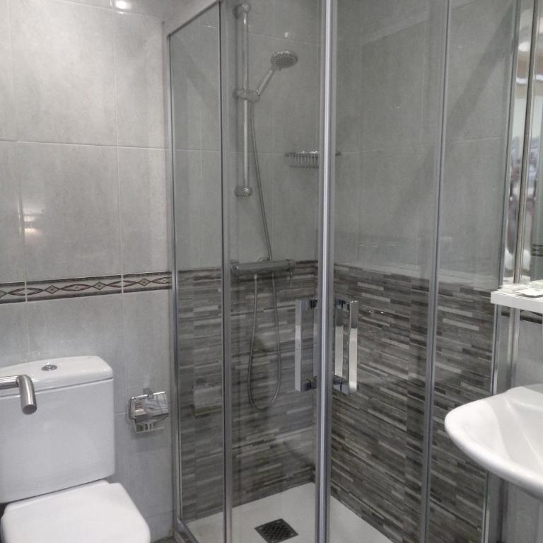 Pensión Urumea - Habitación Doble Exterior 2 camas - 6