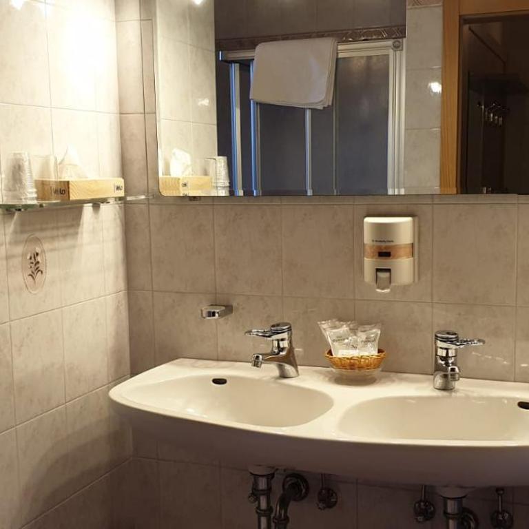 Albergo Bernard - Camera Quadrupla - 6
