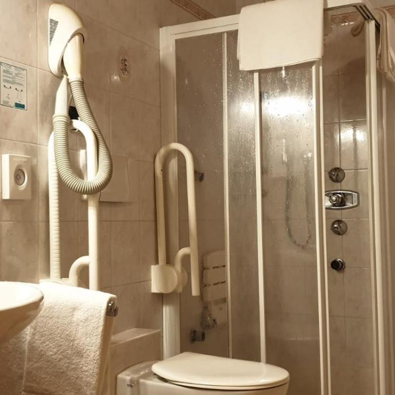 Albergo Bernard - Camera Quadrupla - 7