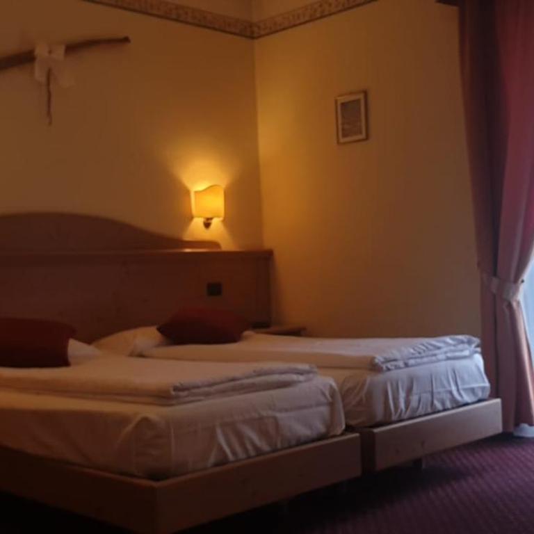 Albergo Bernard - Ampia Camera Matrimoniale - 1