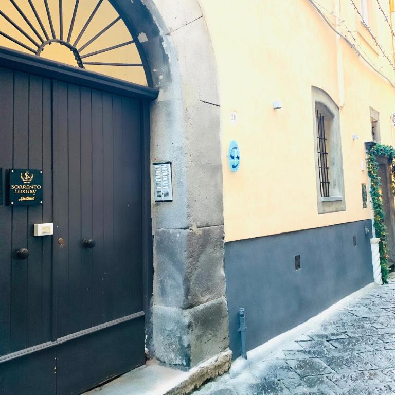 Sorrento Luxury Apartment - Three-Bedroom Apartment - 2