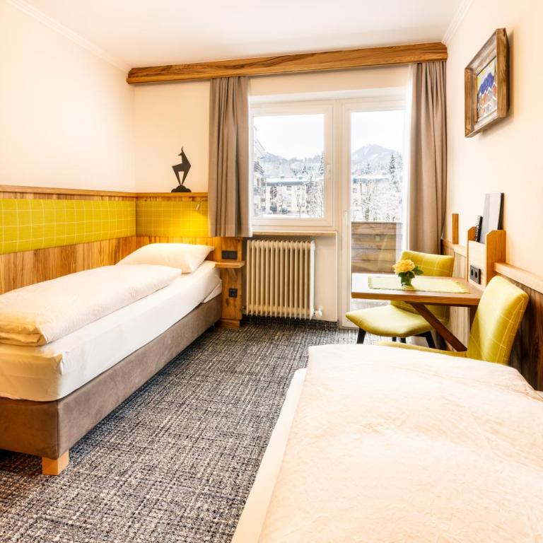 Hotel Garni Entstrasser - Twin Room with Balcony - 2