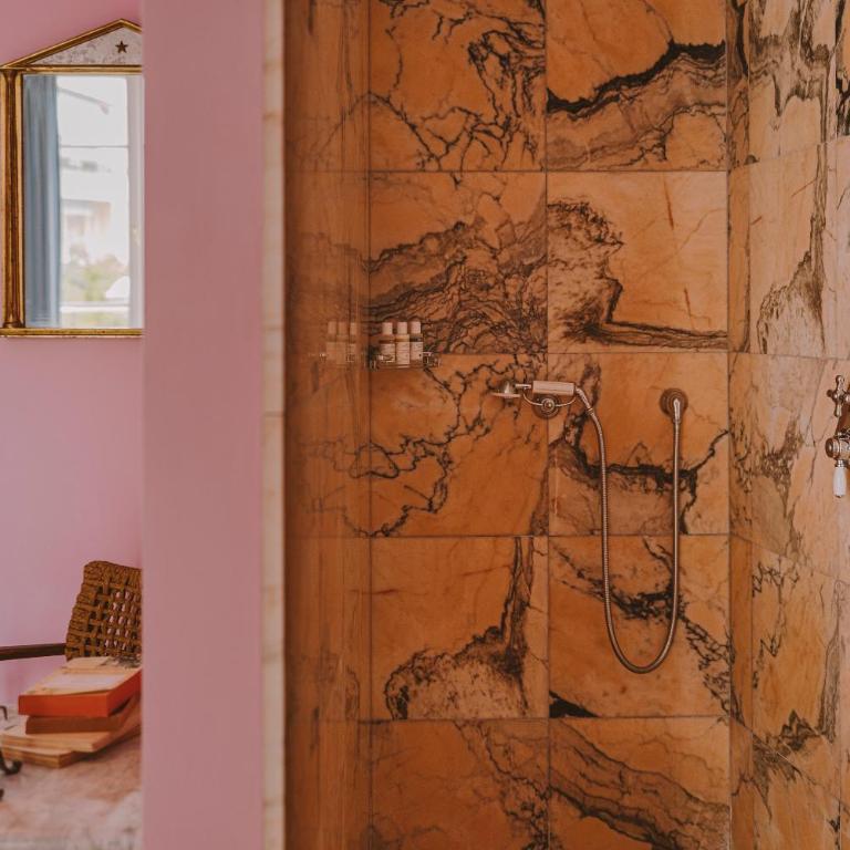 HOTEL AMOUR NICE - Grande Chambre Double - 3