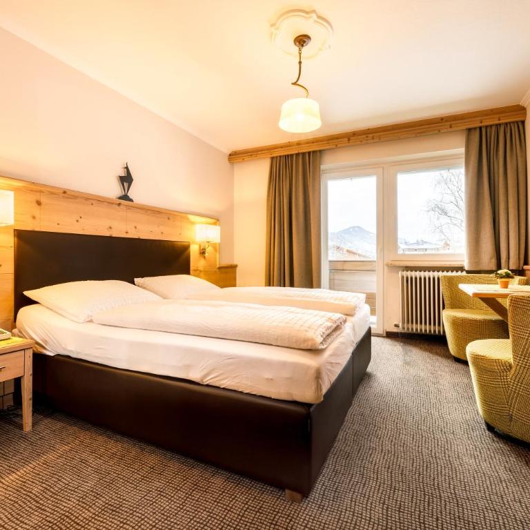 Hotel Garni Entstrasser - Double Room with Balcony - 2