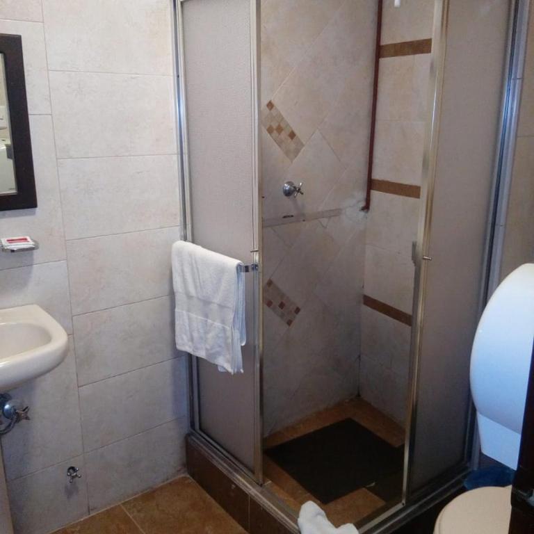 Hotel Saint Thomas - Habitación Individual con baño - 1