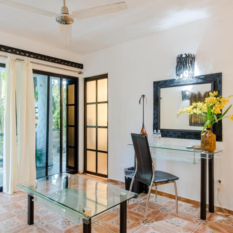 Private Villa 10 Rooms, Private Pool, Walk to Beach - Villa with Private Pool - 4