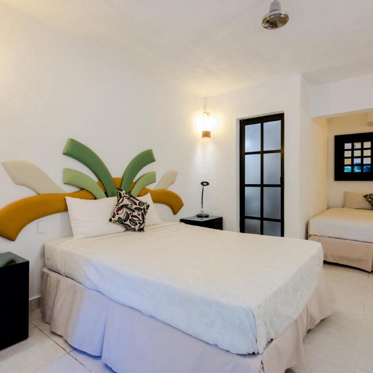 Private Villa 10 Rooms, Private Pool, Walk to Beach - Villa with Private Pool - 2