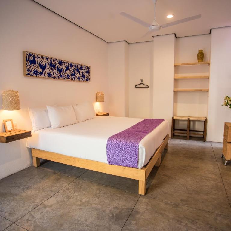 Hotel Mamá Carlota - Deluxe King Room - 3