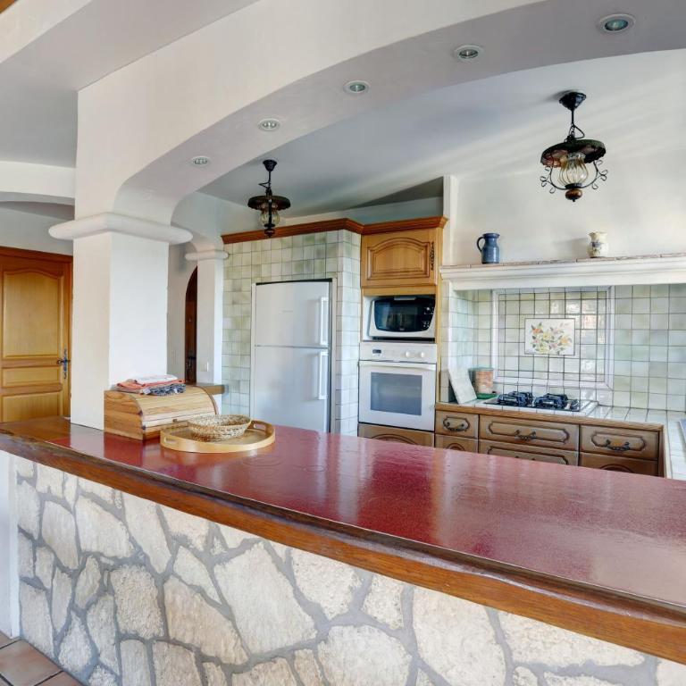 villa de charme, 8 pers, climatisée, piscine chauffée, calme garanti - Villa - 12
