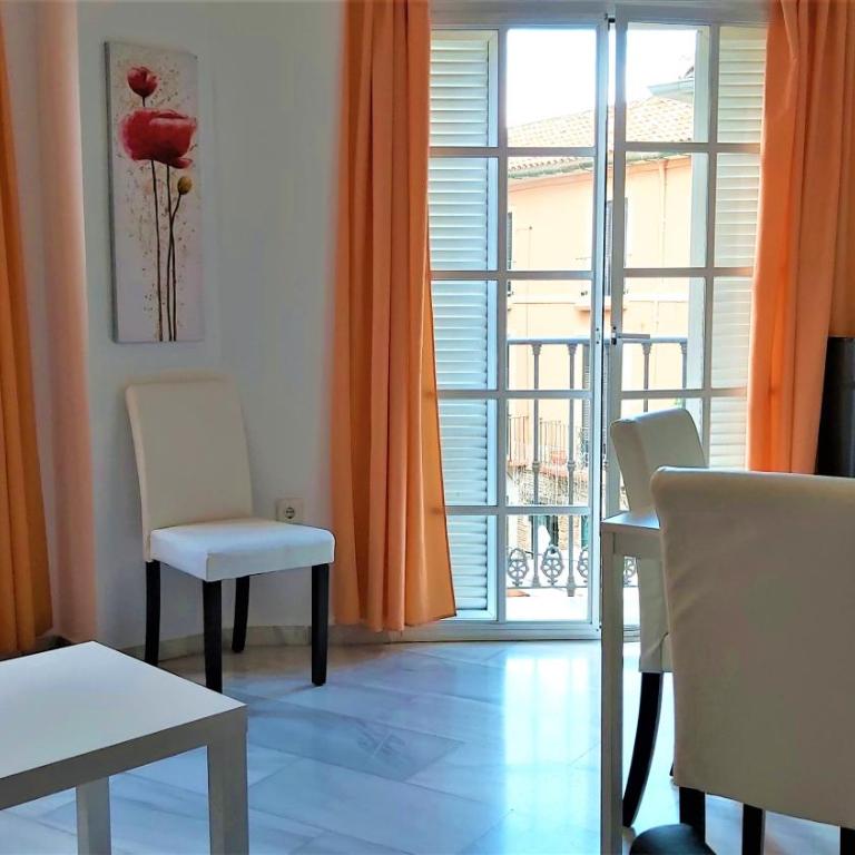 APT ALCAZABA by Malaga Picasso Rentals Selection - Two-Bedroom Apartment - 3
