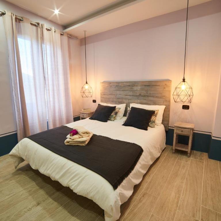 AL22 di piazza del Gesù - Camera Matrimoniale Deluxe (2 Adulti + 1 Bambino) - 2
