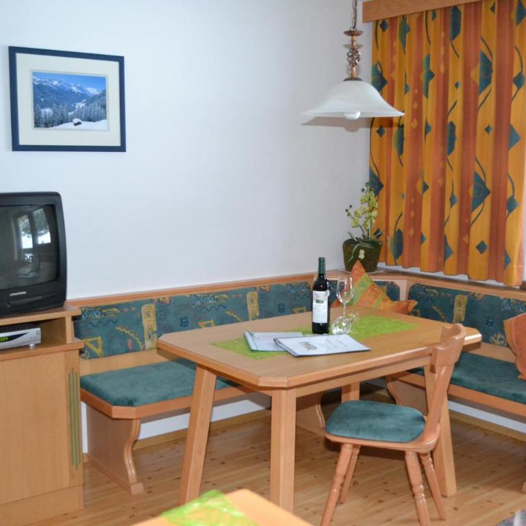 Ferienwohnungen Andreas Hofer - Superior Apartment mit 1 Schlafzimmer und Balkon - 4