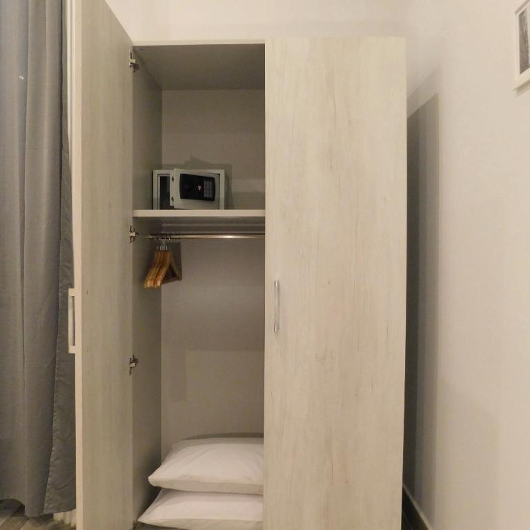 Scaramantico Rooms - Camera King Deluxe - 18