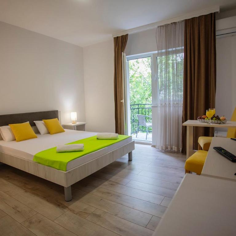 Villa Odobasic Rooms - Triple Room with Private Bathroom - 5