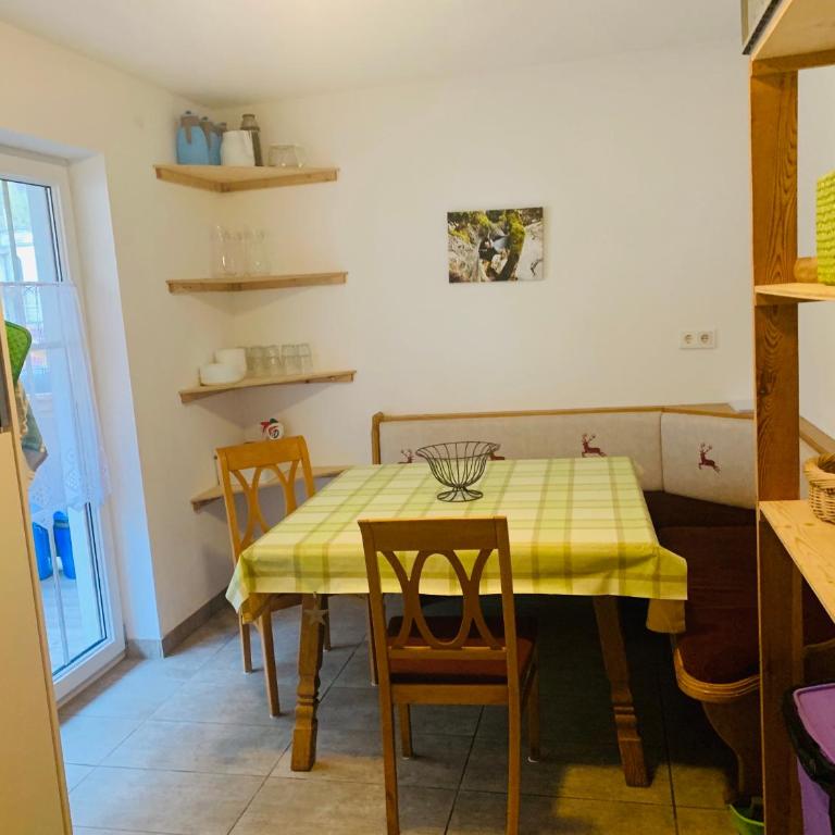 Fanky Guided Sport & Outdoor Experience - Hostel & Appartementhaus - Rafting&Canyoning - Zweibettzimmer mit eigenem Bad - 16