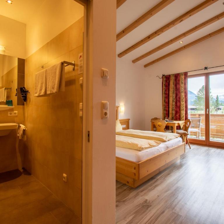 Pension Noella - Familienzimmer (2 Erwachsene + 1 Kind) - 5
