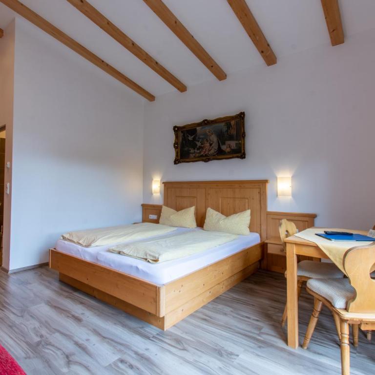 Pension Noella - Familienzimmer (2 Erwachsene + 1 Kind) - 7