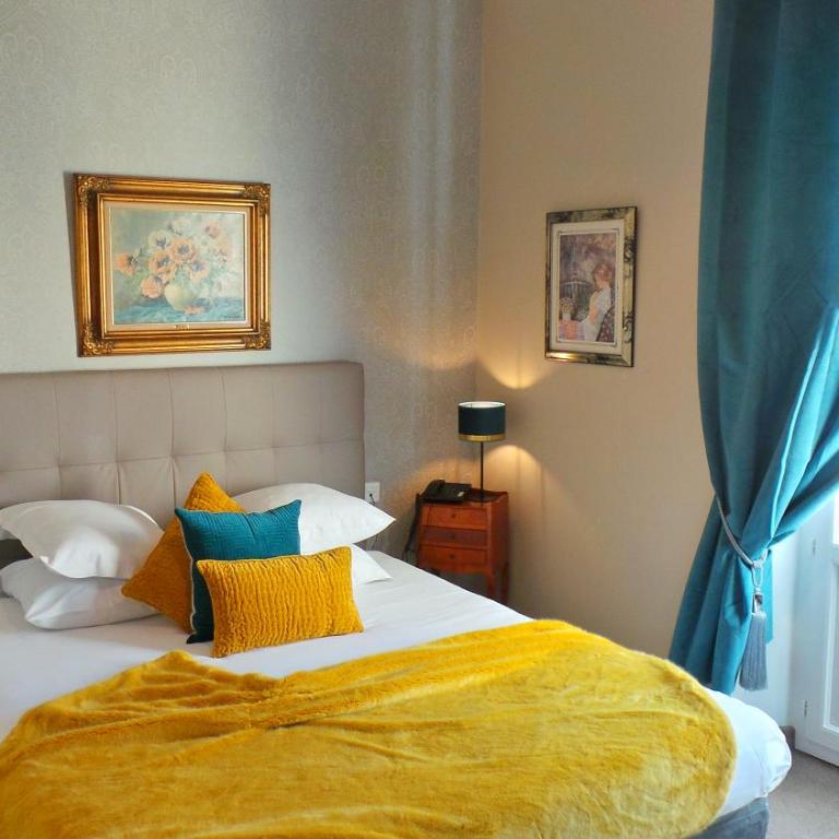 Hotel Relais Du Postillon - Chambre Double Confort - Vue sur Court - 2