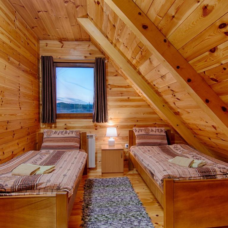 Original Wooden Lodge SG - Three-Bedroom House - 16